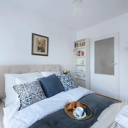 P&o Serviced Falecka Apartment