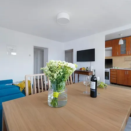 P&o Serviced Falecka Apartment